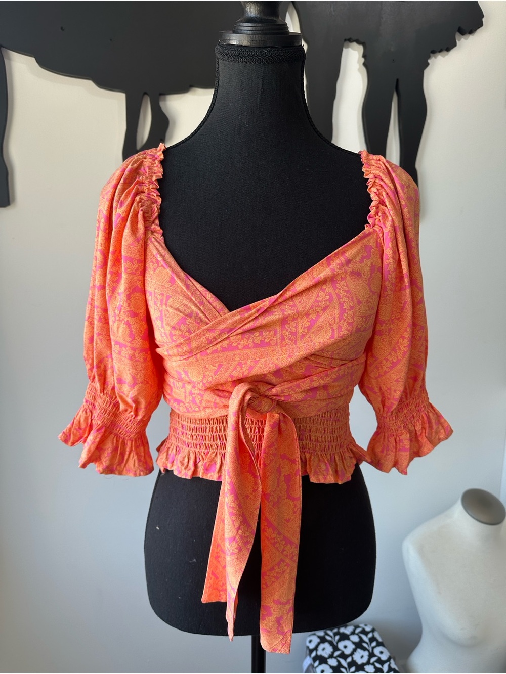 Jaase Pink and Orange Tie-Front Puff Sleeve Crop Top